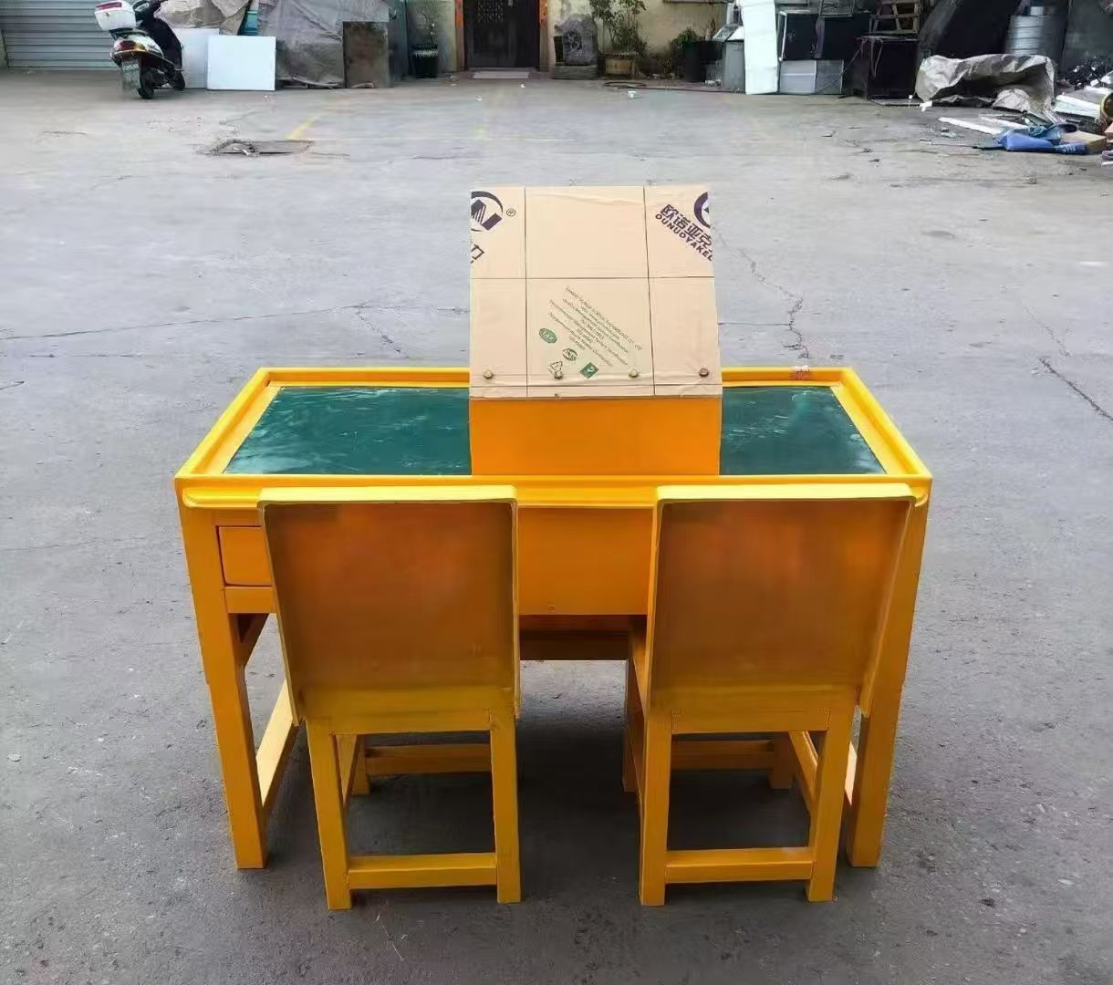 泸州防静电导通桌井下煤矿火工品发放桌：危险品流转的安全守护者